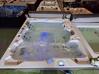 Infinitas 4 persoons jacuzzi en buitenspa - afbeelding 24 van  25