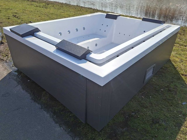 Infinitas 6 persoons jacuzzi en buitenspa - afbeelding 16 van  25