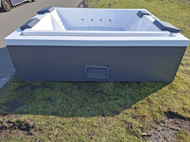 Infinitas 6 persoons jacuzzi en buitenspa - afbeelding 11 van  30
