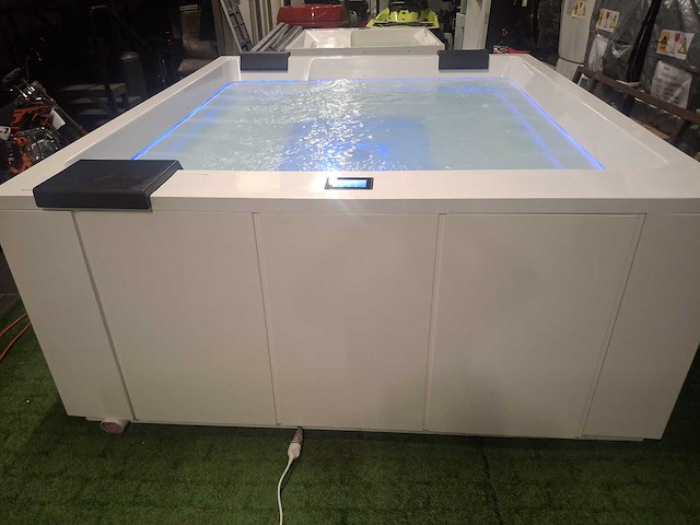 Infinitas 8 persoons jacuzzi en buitenspa - afbeelding 5 van  17