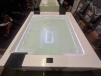 Infinitas 8 persoons jacuzzi en buitenspa - afbeelding 1 van  17