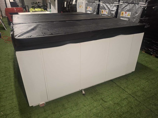 Infinitas 8 persoons jacuzzi en buitenspa - afbeelding 17 van  29