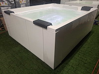Infinitas 8 persoons jacuzzi en buitenspa - afbeelding 8 van  29