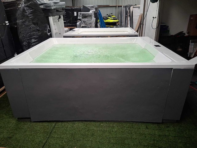 Infinitas paolo ferralli invisibile 8 persoons jacuzzi en buitenspa - afbeelding 49 van  56
