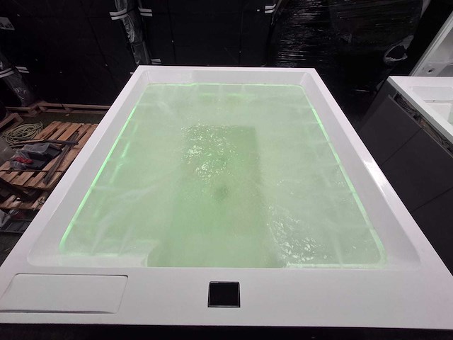 Infinitas paolo ferralli invisibile 8 persoons jacuzzi en buitenspa - afbeelding 22 van  56