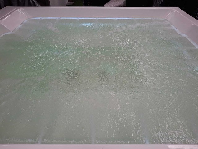 Infinitas paolo ferralli invisibile 8 persoons jacuzzi en buitenspa - afbeelding 25 van  56