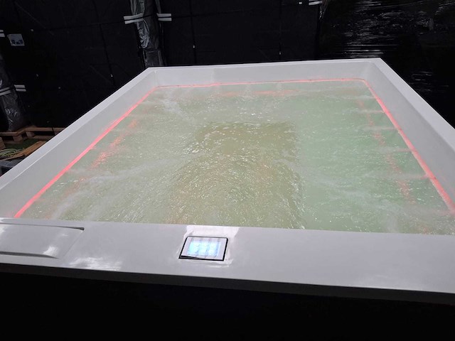 Infinitas paolo ferralli invisibile 8 persoons jacuzzi en buitenspa - afbeelding 26 van  56