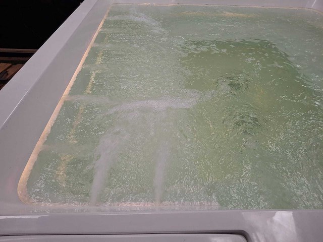 Infinitas paolo ferralli invisibile 8 persoons jacuzzi en buitenspa - afbeelding 41 van  56