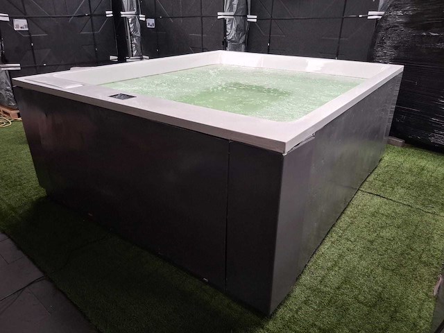 Infinitas paolo ferralli invisibile 8 persoons jacuzzi en buitenspa - afbeelding 50 van  56