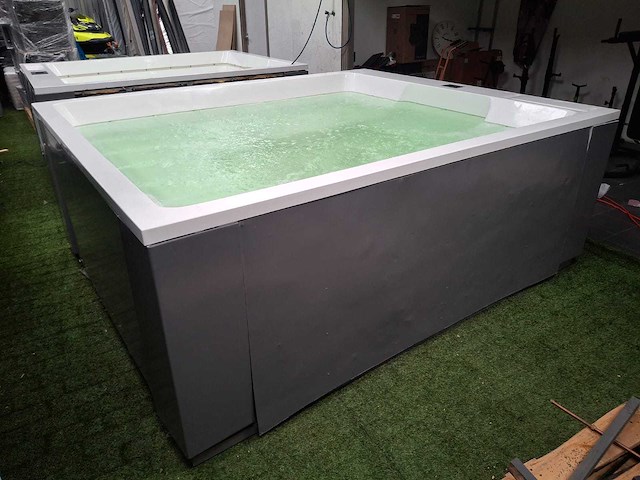 Infinitas paolo ferralli invisibile 8 persoons jacuzzi en buitenspa - afbeelding 51 van  56