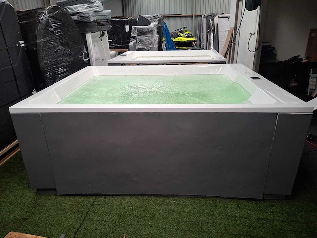 Infinitas paolo ferralli invisibile 8 persoons jacuzzi en buitenspa - afbeelding 55 van  56