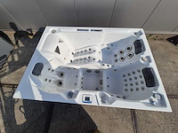 Infinitas spa mb300 pro 3 persoons jacuzzi en buitenspa - afbeelding 5 van  21