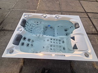 Infinitas spa mb300 pro 3 persoons jacuzzi en buitenspa - afbeelding 10 van  21