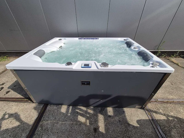 Infinitas spa mb300 pro 3 persoons jacuzzi en buitenspa - afbeelding 3 van  26