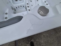 Infinitas spa mb300 pro 3 persoons jacuzzi en buitenspa - afbeelding 14 van  26