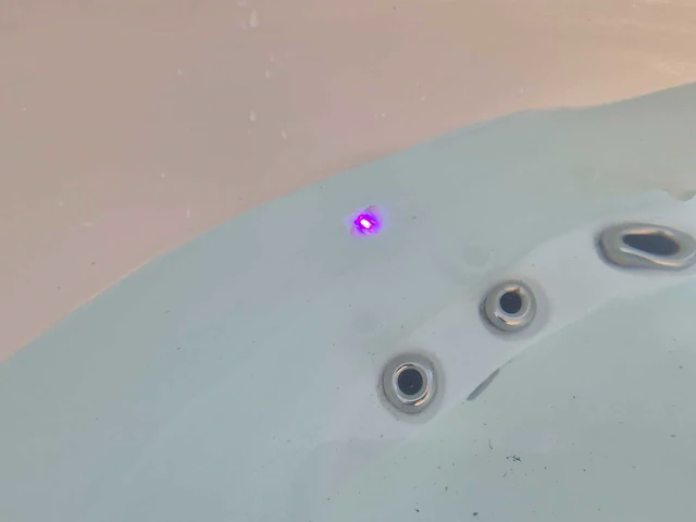 Infinitas spa mb300 pro 3 persoons jacuzzi en buitenspa - afbeelding 13 van  37