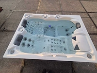 Infinitas spa mb300 pro 3 persoons jacuzzi en buitenspa - afbeelding 16 van  37