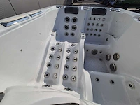 Infinitas spa mb300 pro 3 persoons jacuzzi en buitenspa - afbeelding 6 van  25