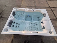 Infinitas spa mb300 pro 3 persoons jacuzzi en buitenspa - afbeelding 15 van  25