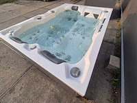Infinitas spa mb300 pro 3 persoons jacuzzi en buitenspa - afbeelding 14 van  37