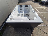 Infinitas spa mb300 pro 3 persoons jacuzzi en buitenspa - afbeelding 34 van  37