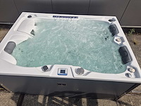 Infinitas spa mb300 pro 3 persoons jacuzzi en buitenspa - afbeelding 2 van  26