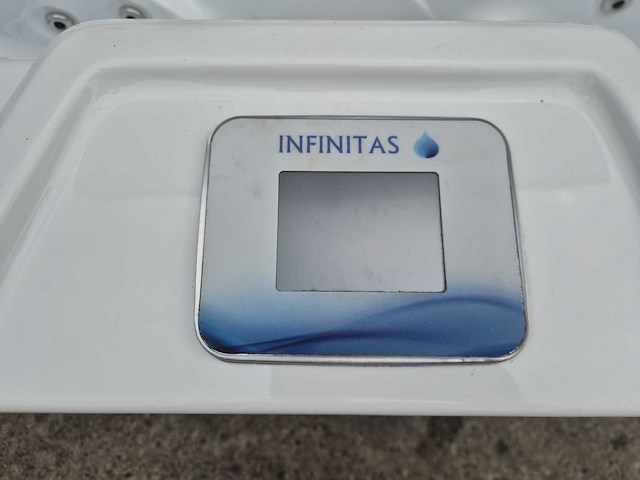 Infinitas spa mb300 pro 3 persoons jacuzzi en buitenspa - afbeelding 8 van  26