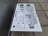 Infinitas spa mb300 pro 3 persoons jacuzzi en buitenspa - afbeelding 25 van  26
