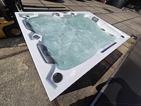 Infinitas spa mb300 pro 3 persoons jacuzzi en buitenspa - afbeelding 26 van  26