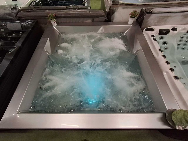Infinitas spa the stealth 6 persoons jacuzzi en buitenspa - afbeelding 2 van  27