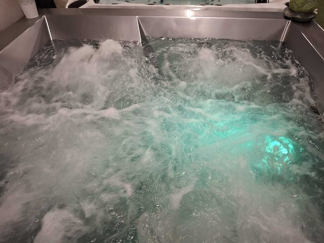 Infinitas spa the stealth 6 persoons jacuzzi en buitenspa - afbeelding 4 van  27