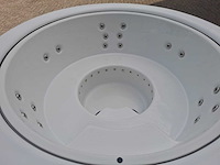 Infinitas the circle 5 persoons jacuzzi en buitenspa - afbeelding 2 van  11
