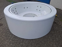 Infinitas the circle 5 persoons jacuzzi en buitenspa - afbeelding 9 van  11