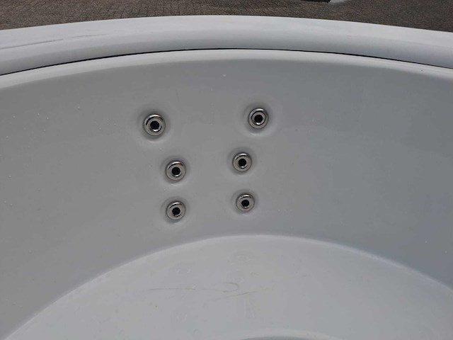 Infinitas the circle 5 persoons jacuzzi en buitenspa - afbeelding 4 van  26
