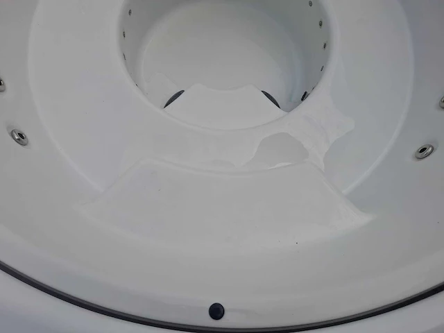 Infinitas the circle 5 persoons jacuzzi en buitenspa - afbeelding 8 van  26