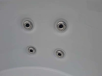 Infinitas the circle 5 persoons jacuzzi en buitenspa - afbeelding 26 van  26