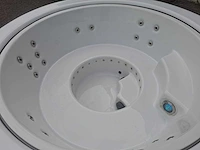 Infinitas the circle 5 persoons jacuzzi en buitenspa - afbeelding 11 van  26