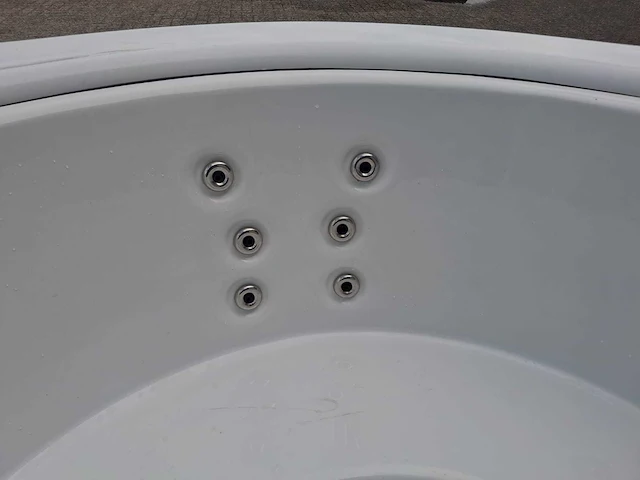 Infinitas the circle 5 persoons jacuzzi en buitenspa - afbeelding 4 van  26