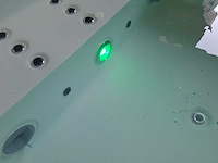 Infinitas the one 6 persoons jacuzzi en buitenspa - afbeelding 13 van  16