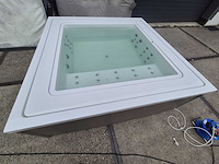 Infinitas the one 6 persoons jacuzzi en buitenspa - afbeelding 4 van  44