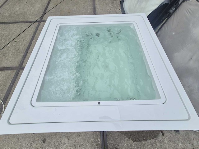 Infinitas the one 6 persoons jacuzzi en buitenspa - afbeelding 10 van  44