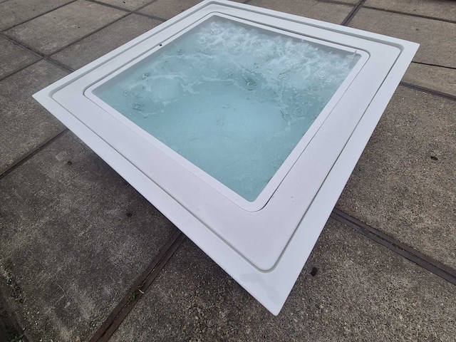Infinitas the one 6 persoons jacuzzi en buitenspa - afbeelding 4 van  18