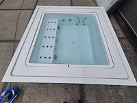Infinitas the one 6 persoons jacuzzi en buitenspa - afbeelding 1 van  18