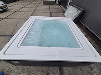 Infinitas the one 6 persoons jacuzzi en buitenspa - afbeelding 11 van  26