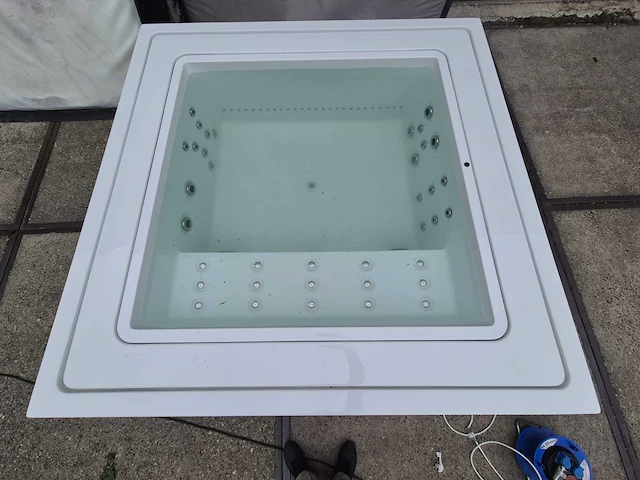 Infinitas the one 6 persoons jacuzzi en buitenspa - afbeelding 8 van  64