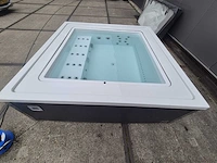 Infinitas the one 6 persoons jacuzzi en buitenspa - afbeelding 10 van  26