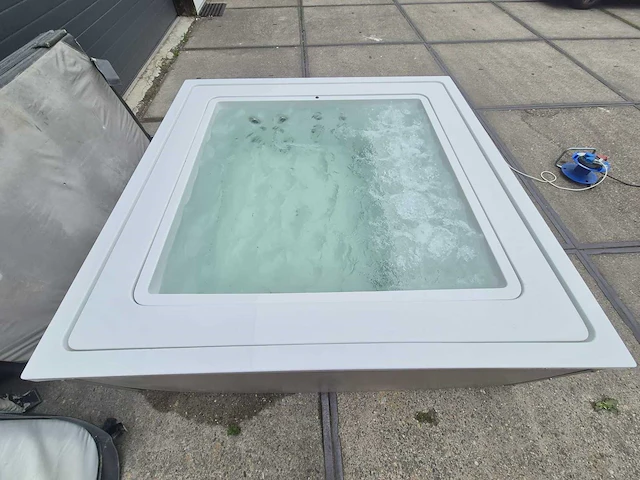 Infinitas the one 6 persoons jacuzzi en buitenspa - afbeelding 7 van  64