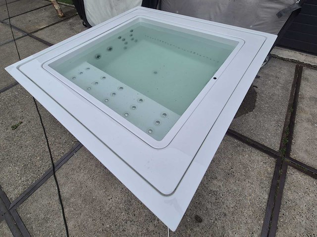 Infinitas the one 6 persoons jacuzzi en buitenspa - afbeelding 25 van  64