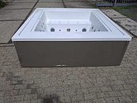 Infinitas the one 6 persoons jacuzzi en buitenspa - afbeelding 40 van  64