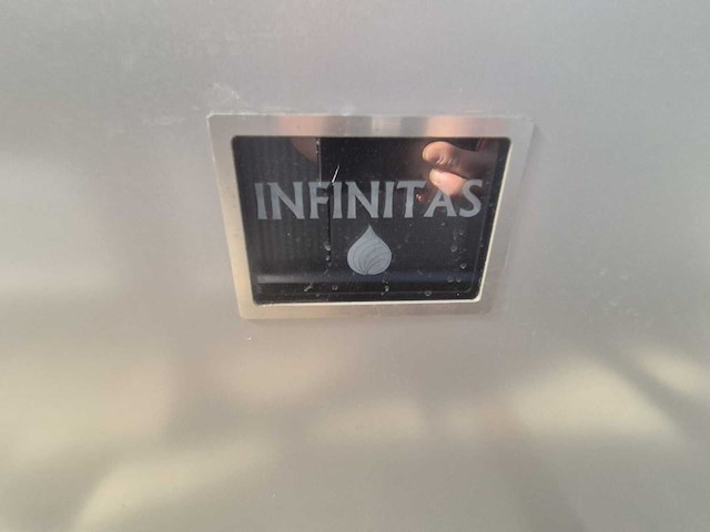 Infinitas the stealth 6 persoons jacuzzi en buitenspa - afbeelding 4 van  8